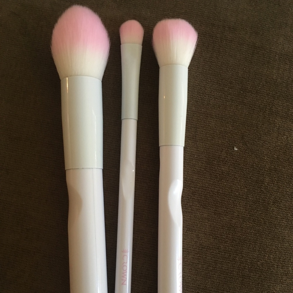 Crown brushes